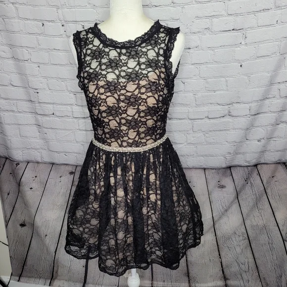 Jodi Kristopher Dresses | Jodi Kristopher Black Lace Flare Dress | Color: Black/Cream | Size: 11j | Stylzexchange's Closet